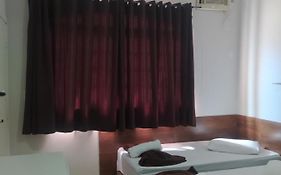 Pousada Quarto Familiar com ar,frigobar,wi fi, garagem